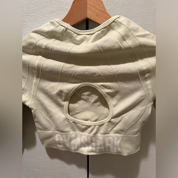 Gymshark Cropped Top - Picture 3 of 7